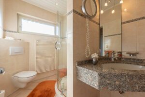 Badezimmer EG