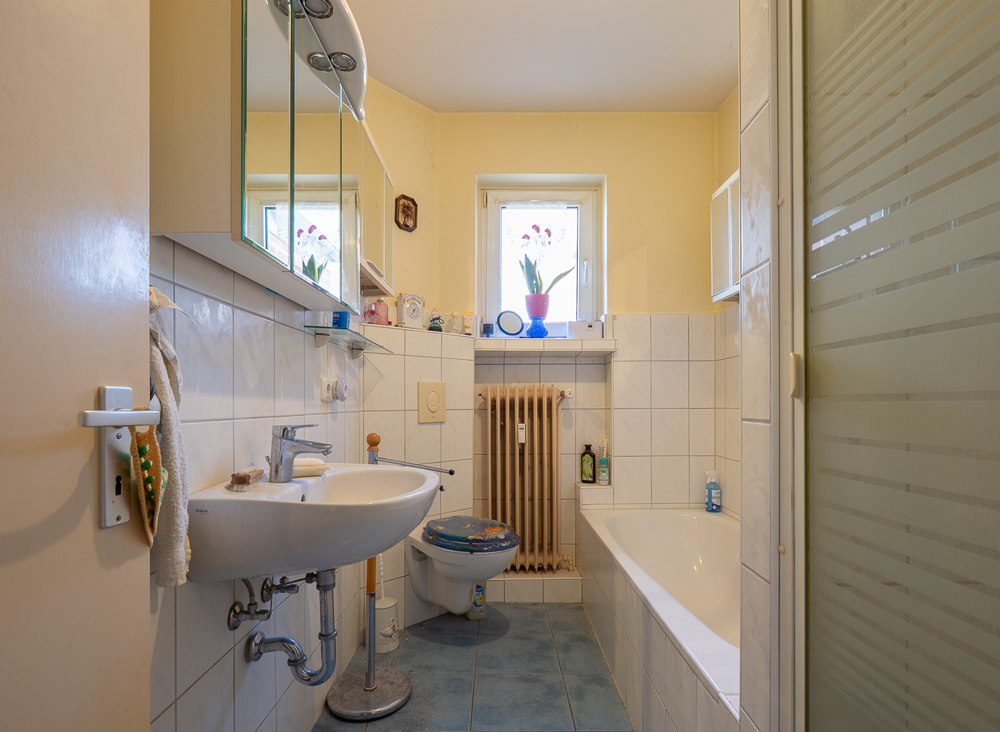 Badezimmer Wohnung EG