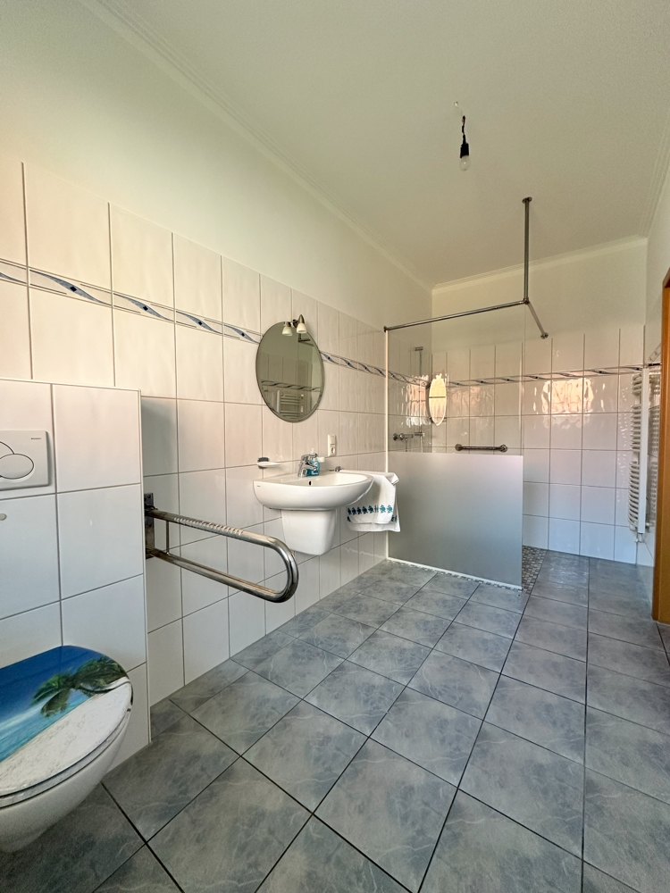 Badezimmer (Einliegerwohnung)