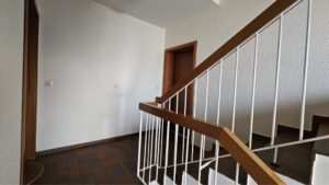 Treppenhaus, Wohnungstür