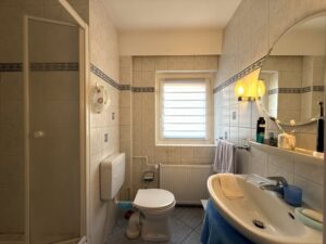 Haus 10, Badezimmer 2 OG