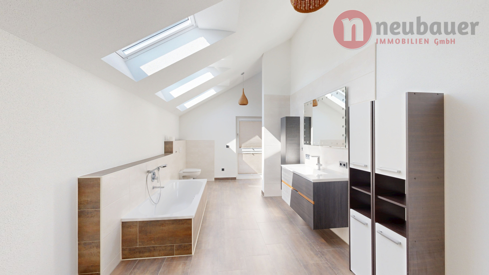 Badezimmer (OG)