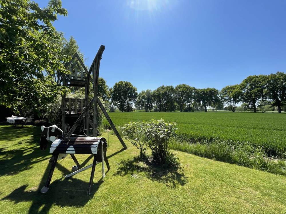 Gartenansicht zum Feld
