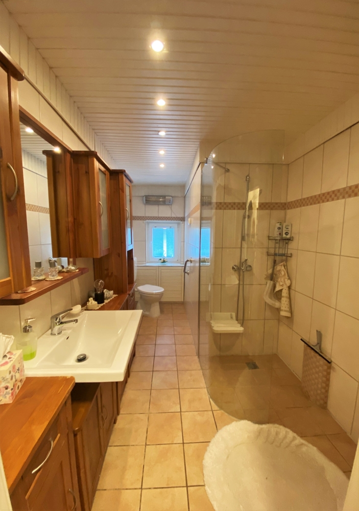 2. Wohnung Badezimmer