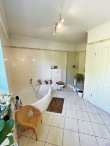 Badezimmer EG