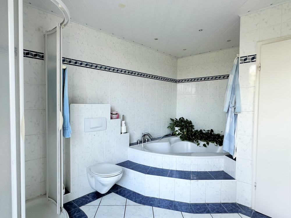 Badezimmer EG