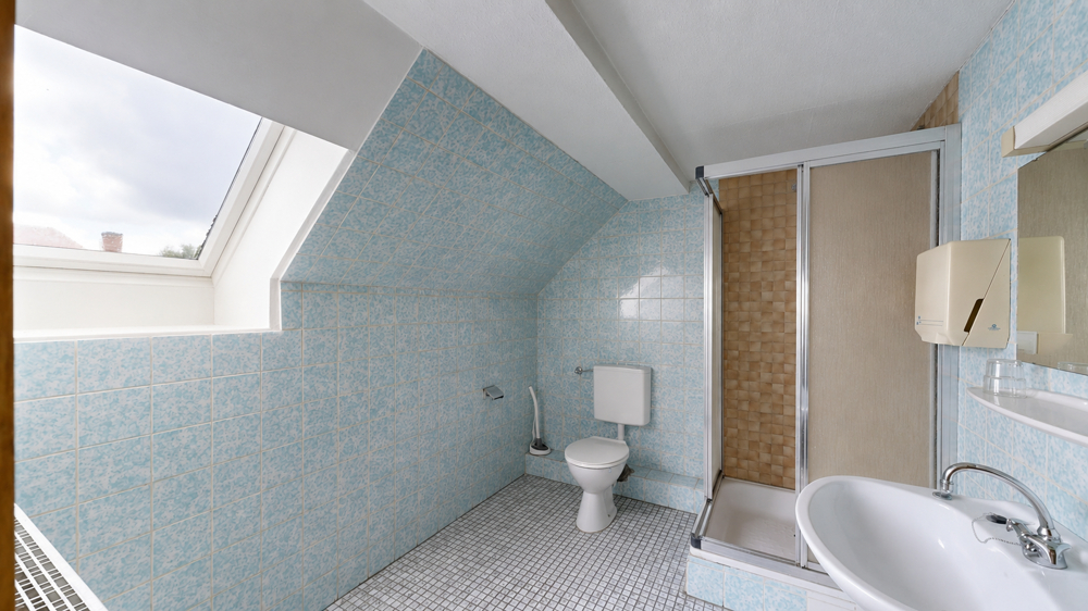 Badezimmer (OG)