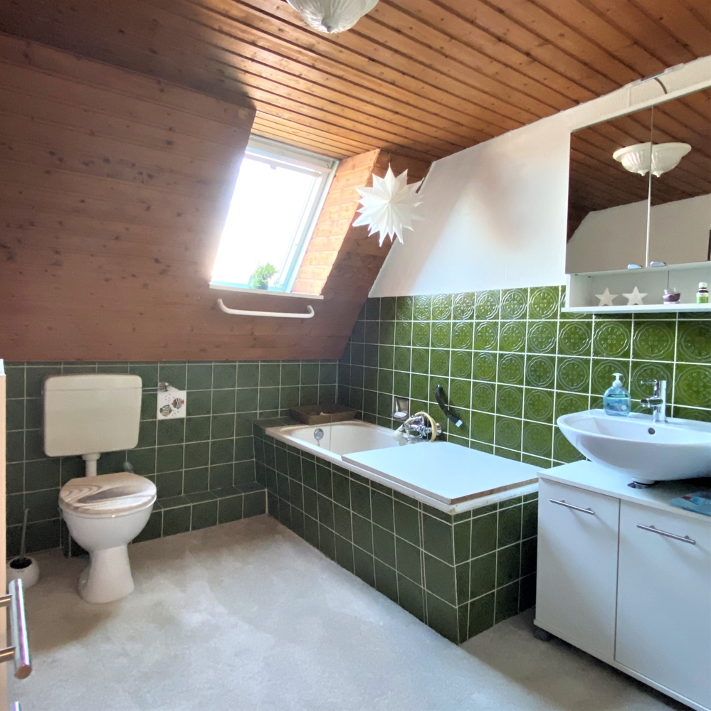 Badezimmer Wohnung DG