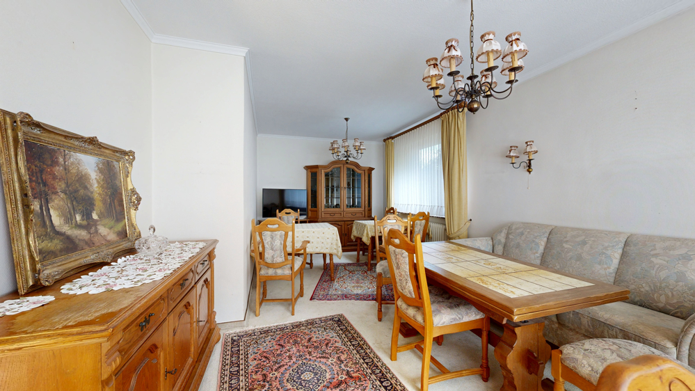 Wohn- und Esszimmer Haupthaus