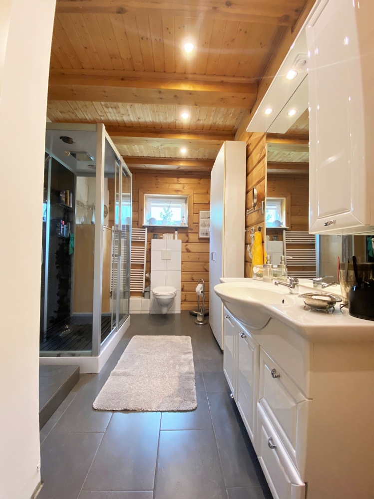Badezimmer EG