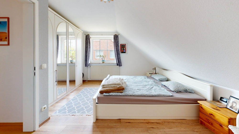 Schlafzimmer 1