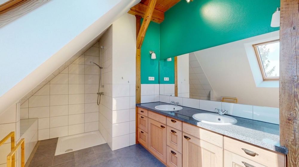 Badezimmer (OG)