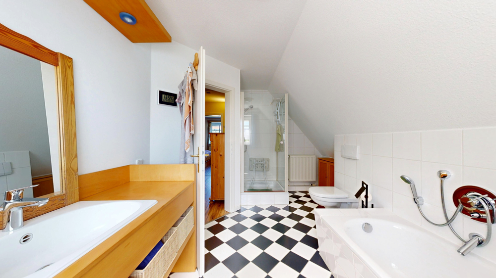 Badezimmer Ansicht 2