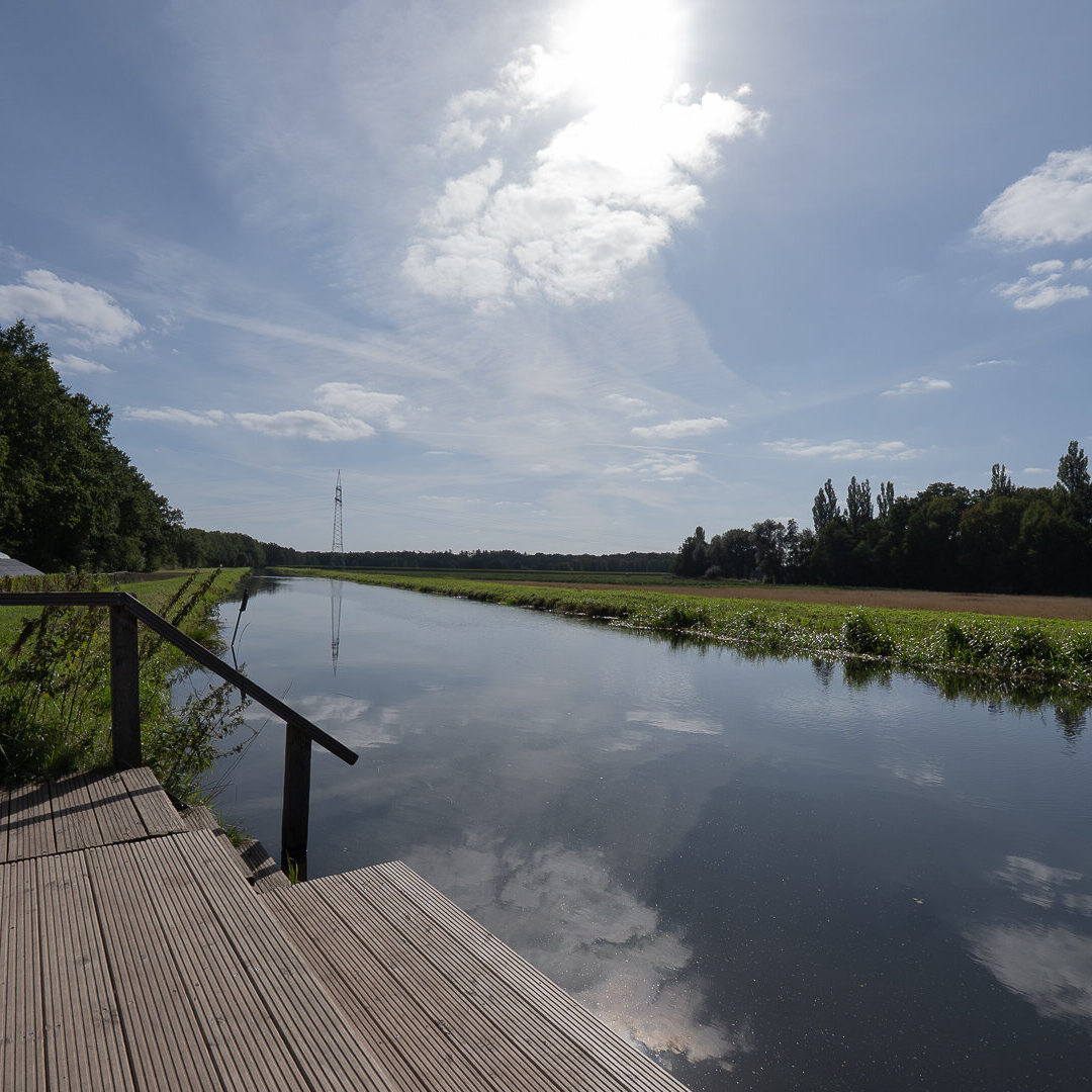 Holzsteg am Wasser in Luhdorf – Immobilienmakler Luhdorf - Neubauer Immobilien