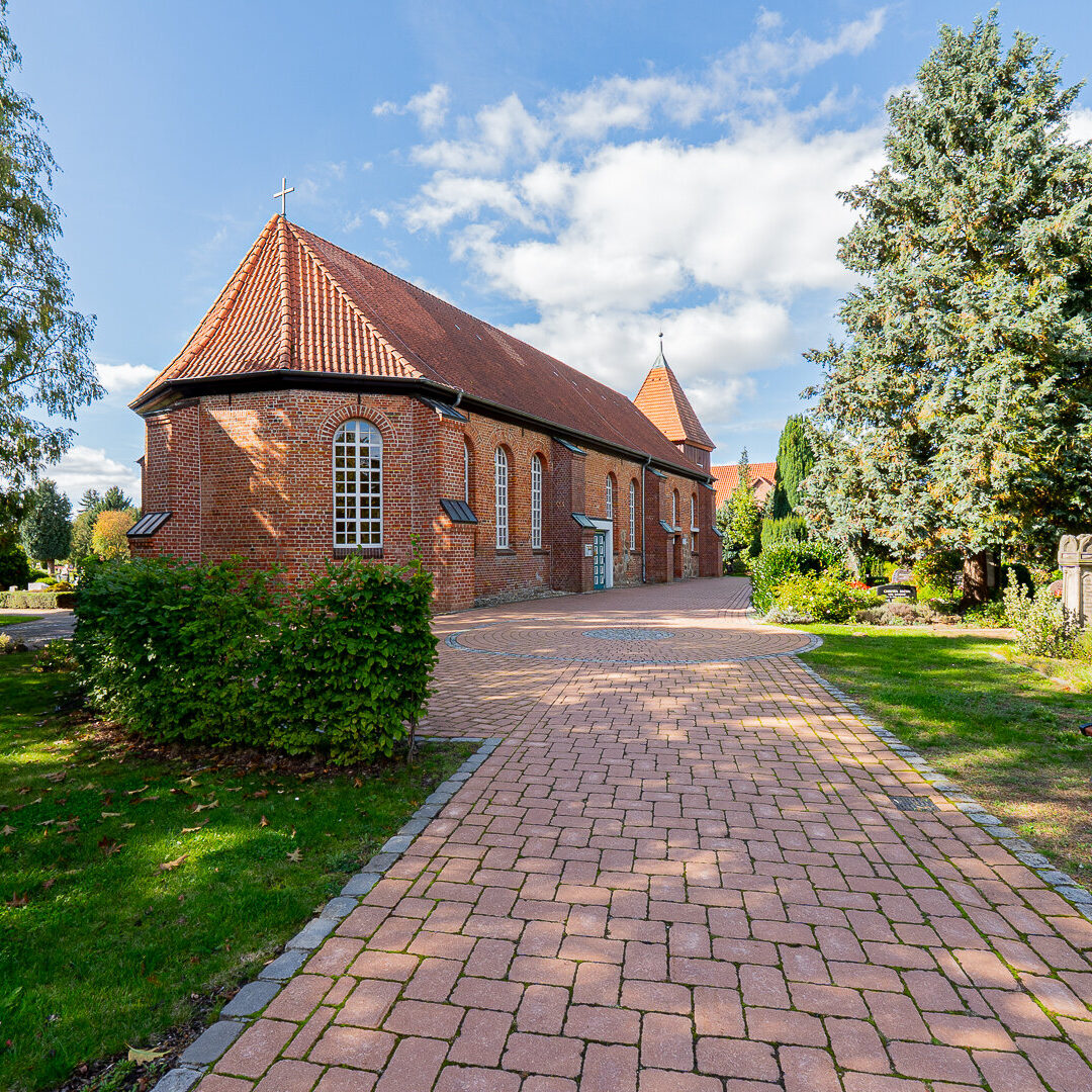 Backsteinkirche in Marschacht – Immobilienmakler Marschacht - Neubauer Immobilien