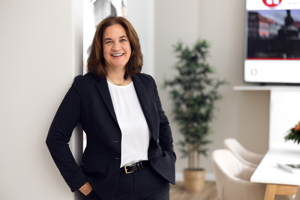 Frau Stefanie Neubauer